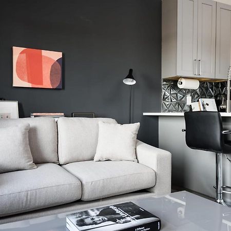 Frontdesk Modern 1 Bedroom Apt With Rooftop Lounge เซนต์ลูอิส ภายนอก รูปภาพ