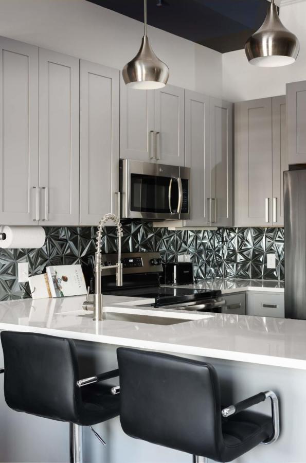 Frontdesk Modern 1 Bedroom Apt With Rooftop Lounge เซนต์ลูอิส ภายนอก รูปภาพ